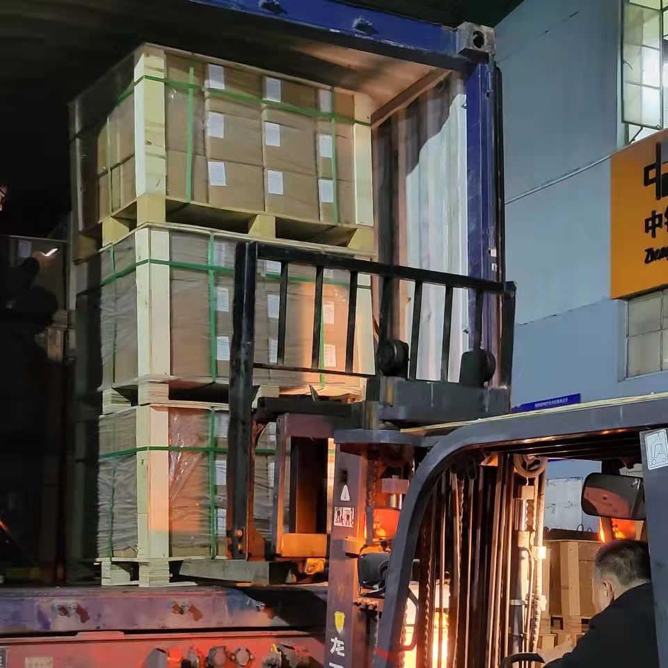 's Nachts laden is om klanten in staat te stellen de gewenste producten zo sn...