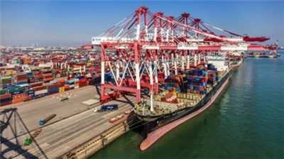 De Chinese import- en exportwaarde overschreed in eerste oktober de 34 biljoe...